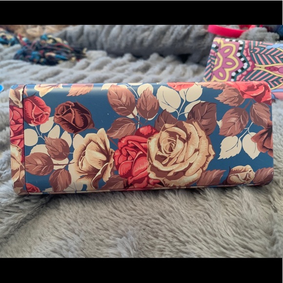 Blue Mirrored Sunglasses - Picture 3 of 3